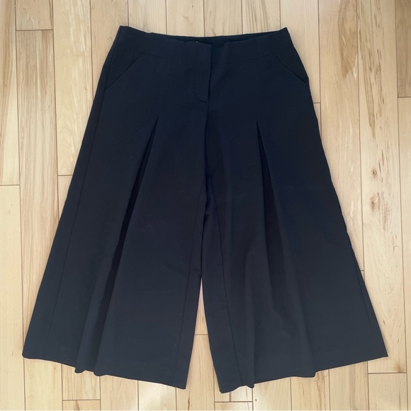 Forever 21 black gaucho pants - Picture 1 of 6